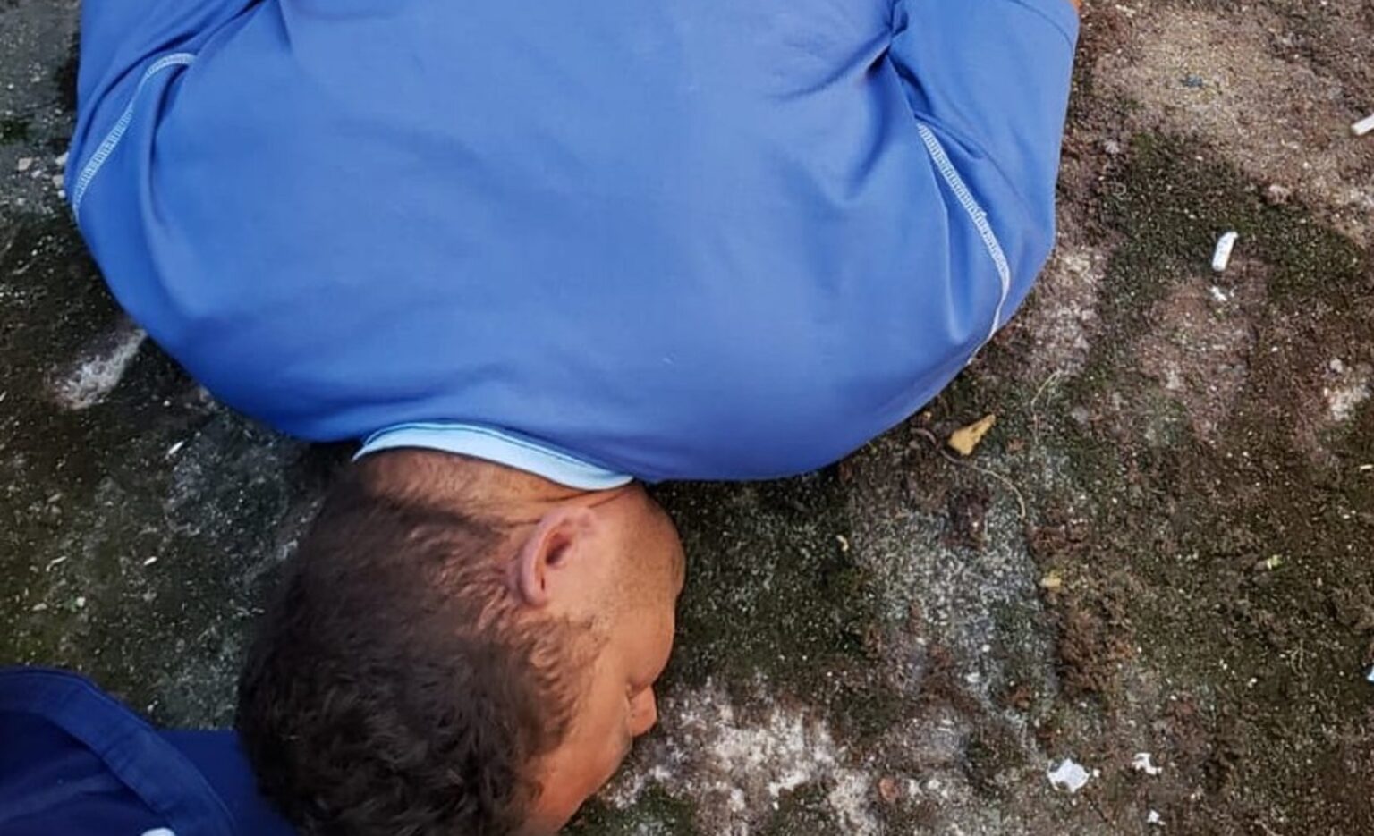 Homem é roubado e morto a facadas após encontro na própria casa