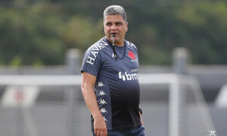 Vasco anuncia demissão do técnico Marcelo Cabo