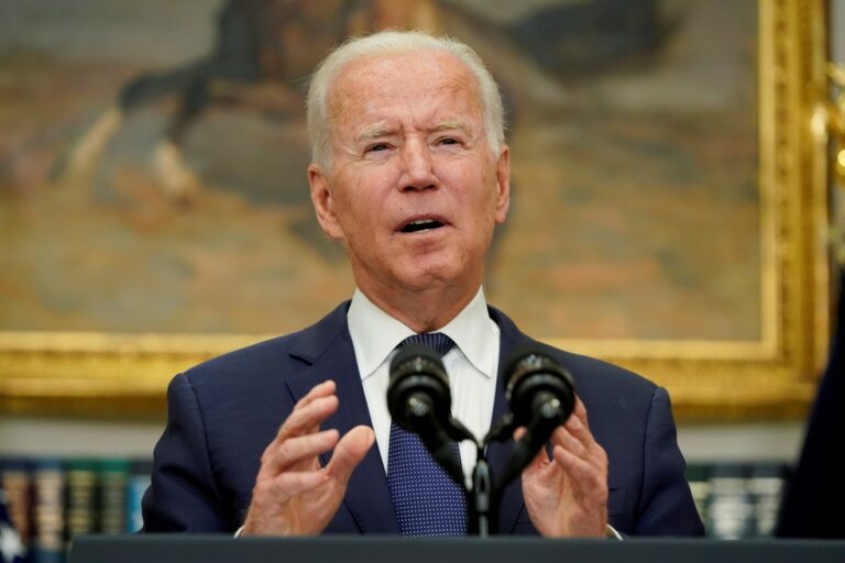 Joe Biden afirma que 28 mil pessoas foram retiradas do Afeganistão