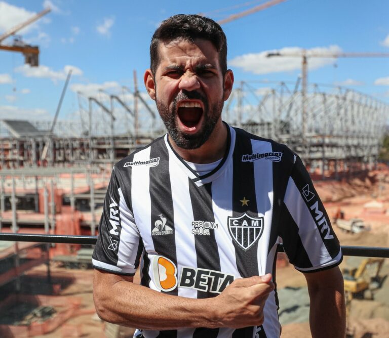 Regularizado, Diego Costa é apresentado no Atlético-MG: “Se pudesse, tinha estreado ontem”
