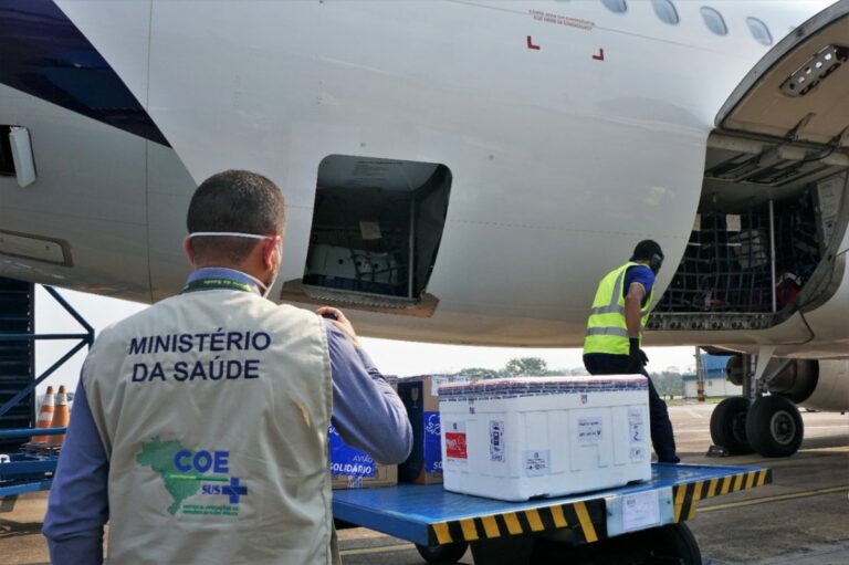 Acre recebe mais de 27 mil doses de vacina contra a Covid-19