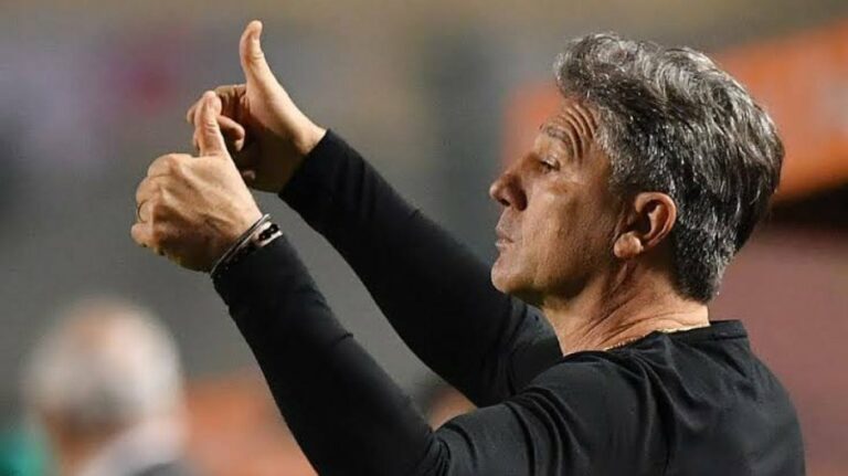 Renato Gaúcho alfineta Jorge Jesus e dispara: “Flamengo deu aula de futebol”