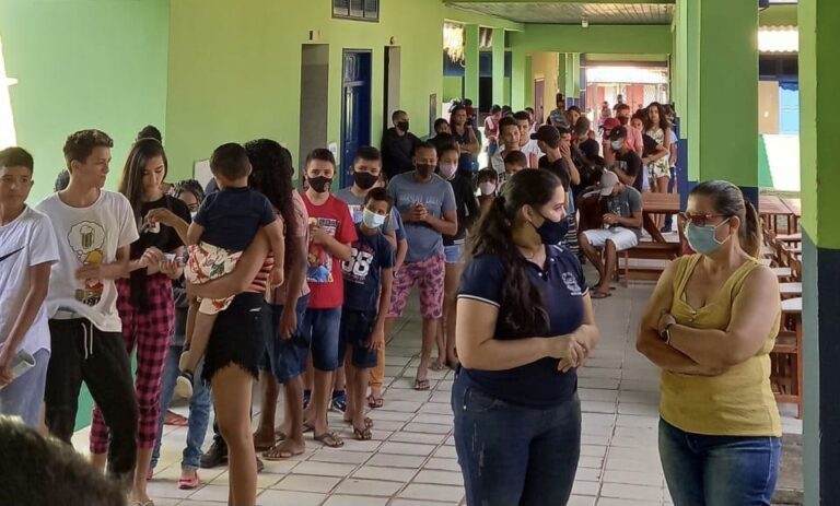 Cruzeiro do Sul vacina mais de 1.600 pessoas entre 12 a 17 anos na zona rural