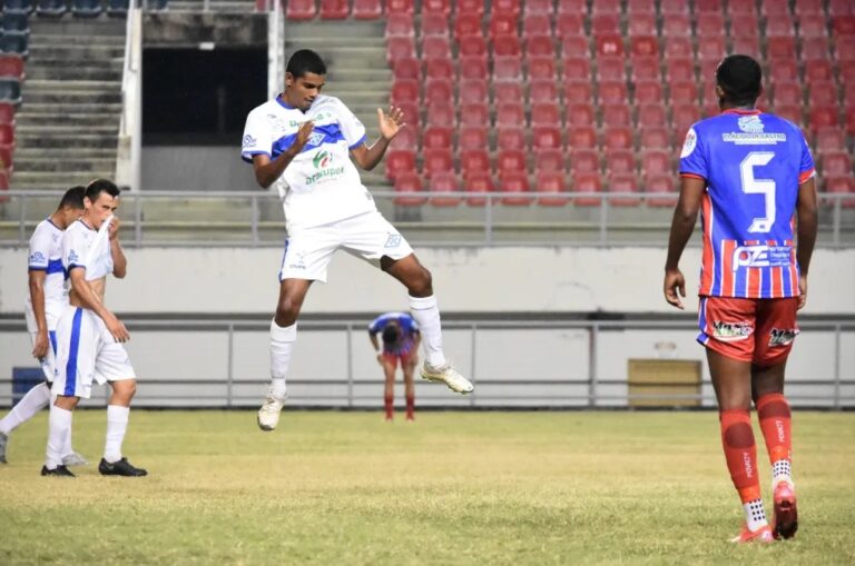 Atlético atropela o Plácido e retoma a liderança