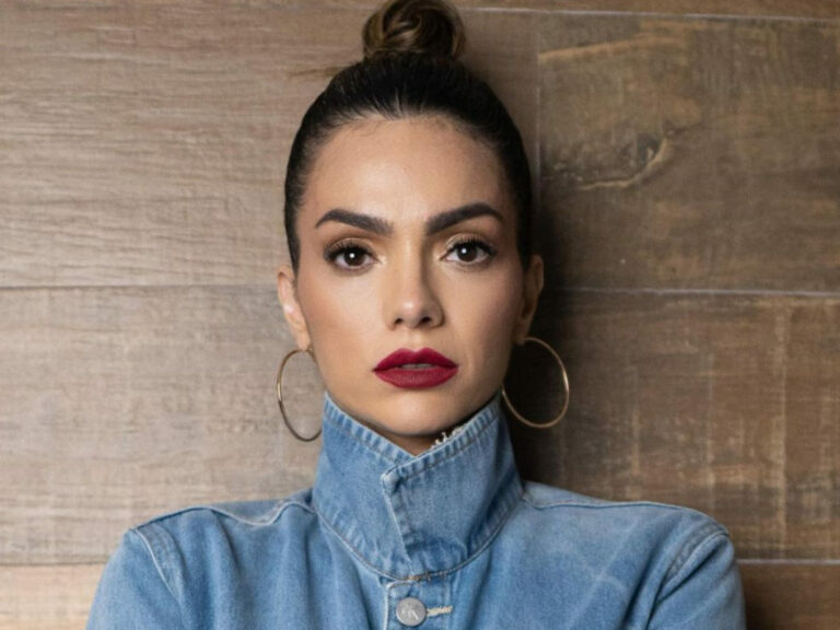 Kelly Key empina o bumbum em ensaio sensual e deixa à mostra tatuagem íntima