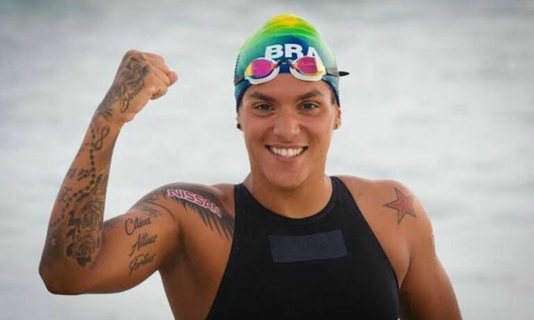 Ana Marcela Cunha é campeã olímpica na maratona aquática em Tóquio