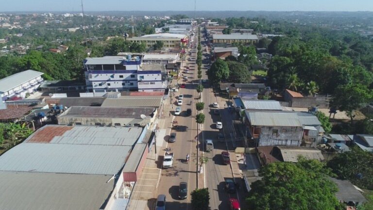 Após perseguição, Polícia de Cobija prende homens que roubaram veículo em Epitaciolândia