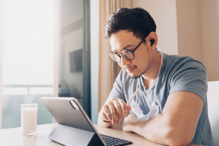 Universidade Corporativa oferece cursos gratuitos, on-line e com certificado