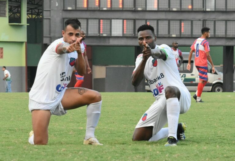 Tourão vence o São Chico e toma a liderança do Galo