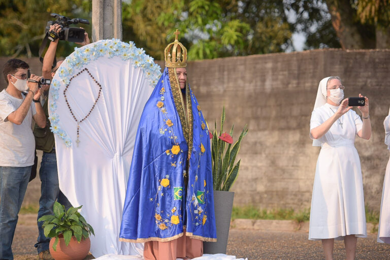 Acreana vestida de Nossa Senhora em Cruzeiro do Sul
