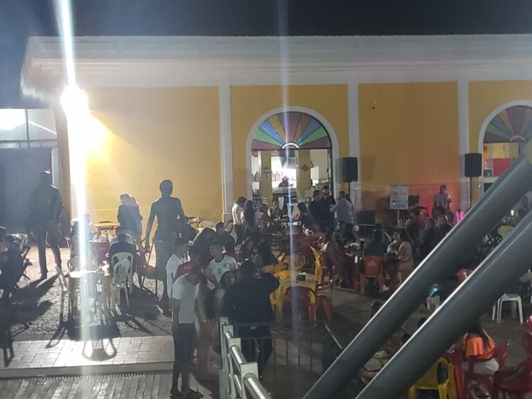 Após flexibilização, noite riobranquense registra movimentação intensa