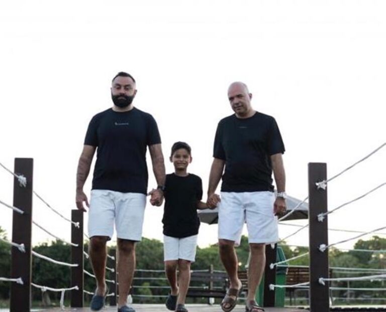 No Dia dos Pais, professor acreano e marido falam sobre adoção do filho de 9 anos: “O amor que chegou”