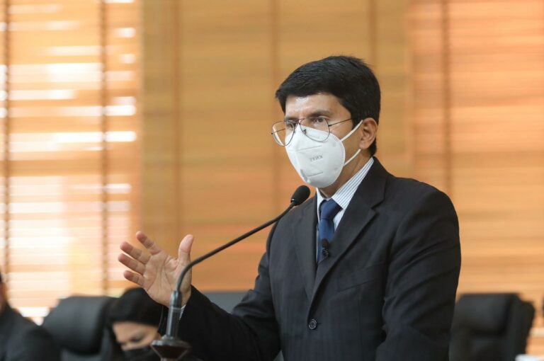 Médico e deputado Jenilson Leite diz que vacina está mudando cenário da pandemia