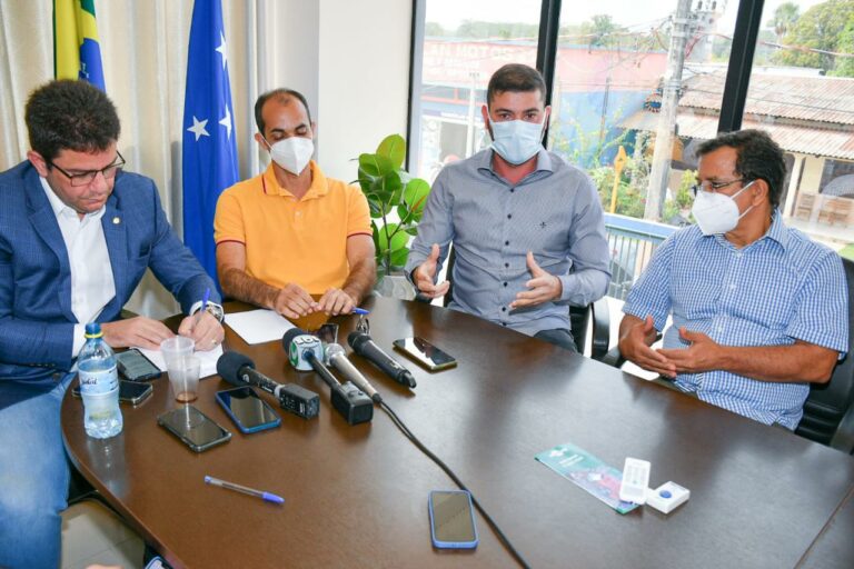 Em reunião com deputados estaduais, Gladson Cameli reconhece importância do Legislativo