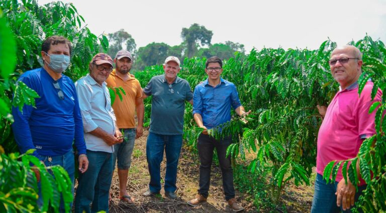 Jenilson visita a produtores de café em Mâncio Lima: “Vamos fortalecer o setor produtivo no Acre”