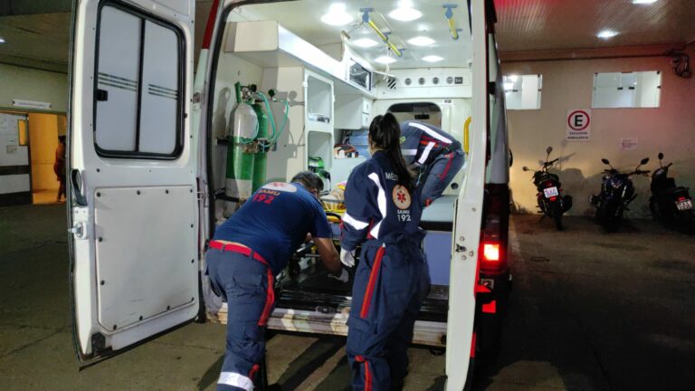 Colisão entre carro e motoqueiro sem habilitação deixa mulheres gravemente feridas na Capital