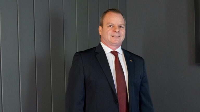 Longo parabeniza Rádio Difusora por 77 anos de história no AC: “Chega aos lugares que precisamos alcançar”