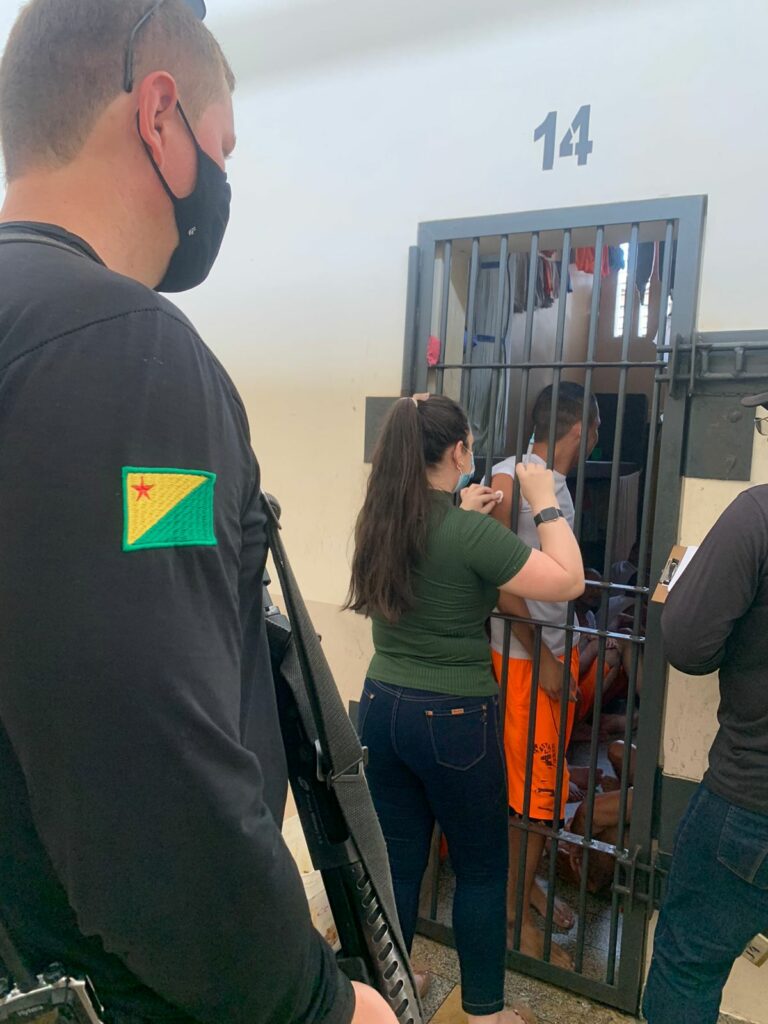 Vacinação contra a covid-19 atinge 100% dos reeducandos de Sena Madureira