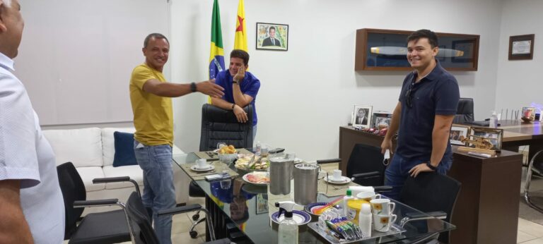 Durante café da manhã, Bittar e Gladson celebram amizade e comemoram conquistas: “Um orgulho”