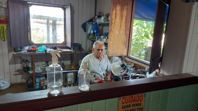 Seu ‘Antônio Flor’, chaveiro mais antigo de Sena, conta que já foi chamado até pra assaltar um cofre: “Recusei”