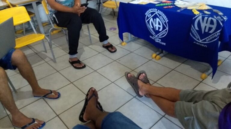 Quer se livrar do vício das drogas? Participe do Narcóticos Anônimos no AC; confira os locais