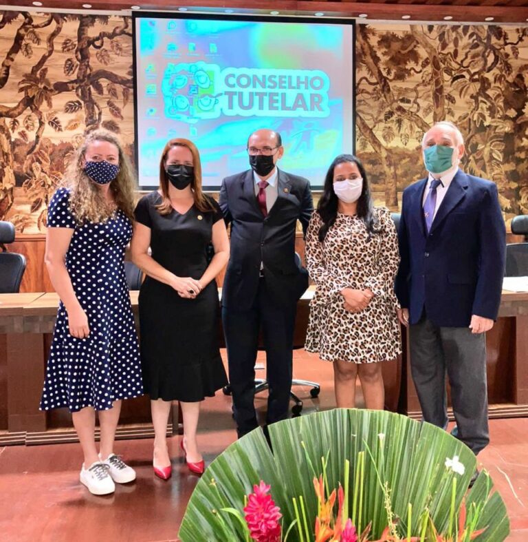 Secretaria de Assistência Social é homenageada pelo Conselho Tutelar do Acre