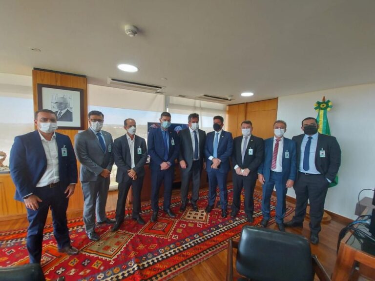 Ministro da Casa Civil Ciro Nogueira recebe Gladson Cameli no Planalto