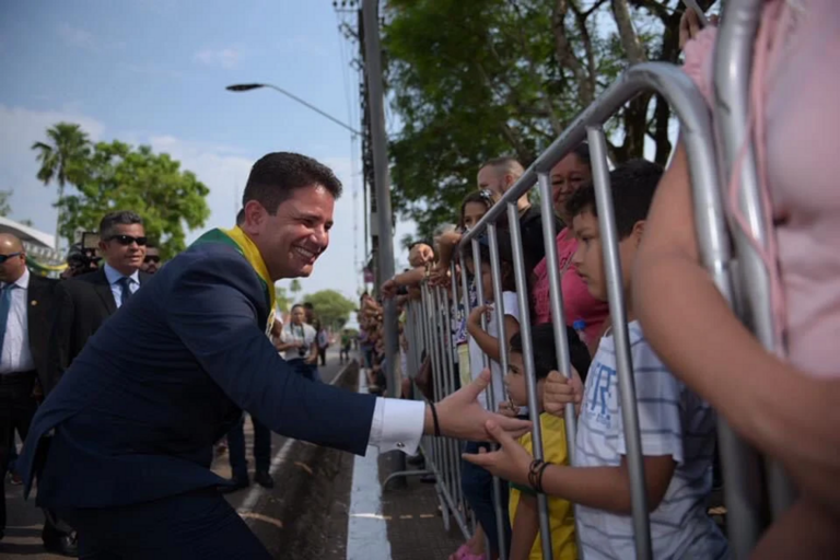 Após suspeitas de variante Delta no AC, Gladson cancela ‘7 de Setembro’ e abre o jogo sobre futuro da Expoacre