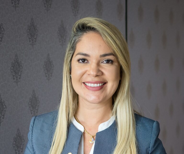 Vídeo: Vice-prefeita de Rio Branco Marfisa faz dancinha em rede social e deixa mensagem misteriosa: “Adoro as críticas”