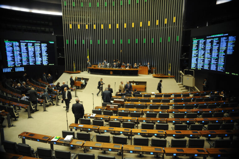 Blog do Ton: Gasto de deputados com divulgação cresce 15% em 2022 e tem parlamentar do AC no topo