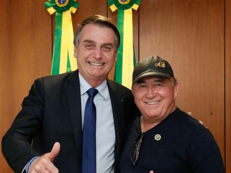 Amado Batista recebe críticas na web após mobilizar ato em apoio a Jair Bolsonaro