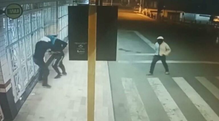 VÍDEO: Em ação rápida na madrugada, grupo arromba loja de eletrodomésticos no interior do AC