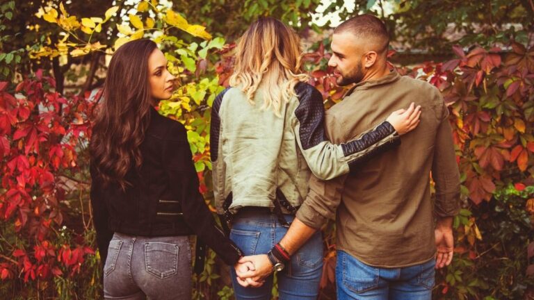 Veja quais são os signos mais fiéis e infiéis do mundo místico