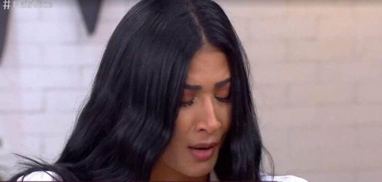 Simaria revela doença, cancela shows e fãs detonam a dupla