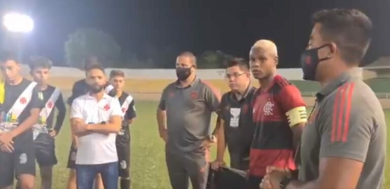 Após vencer Vasco por 12 a 0, Flamengo doa equipamentos a time do Acre em agradecimento