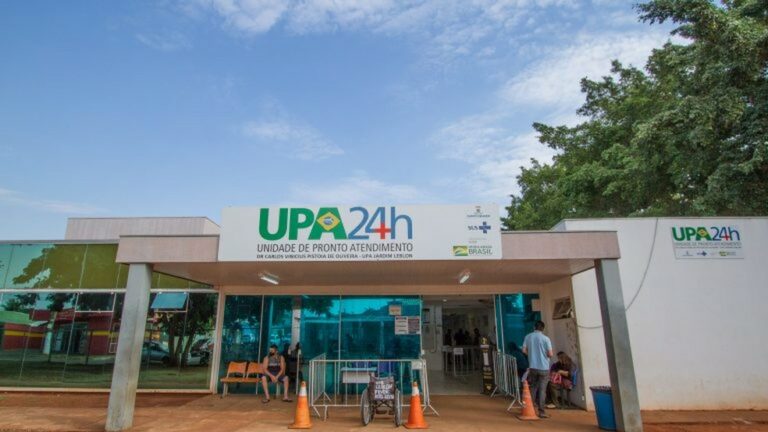 Mulher é atacada por cachorro ao sair do trabalho e fica com diversos ferimentos