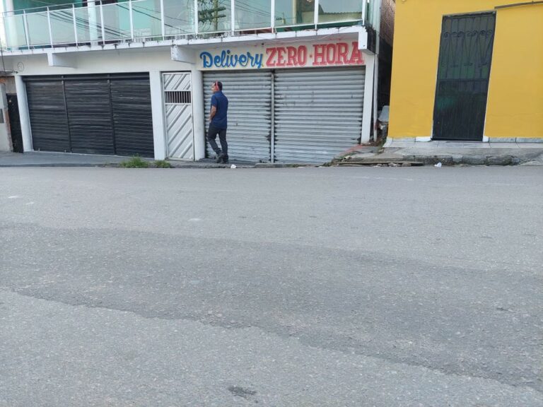 Suspeito de assalto é morto em acerto de contas ao sair de padaria, diz polícia