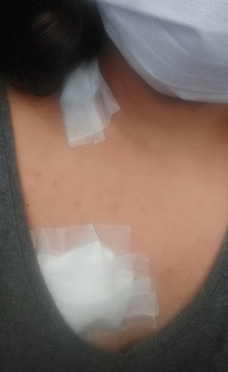 Menino de 6 anos grava a irmã sendo esfaqueada para enviar imagens à mãe; VÍDEO