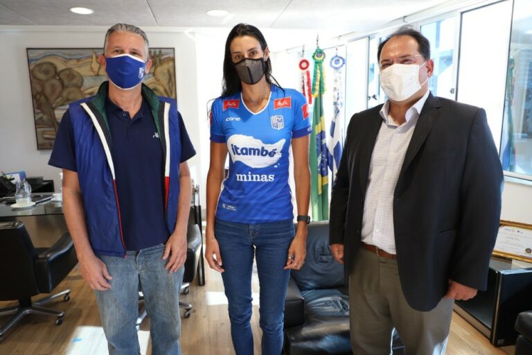 Sheilla aceita convite do Minas e dá primeiros passos para se tornar treinadora após aposentadoria