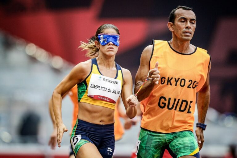 Resumo das Paralimpíadas: Brasil soma 6 medalhas e tem vitória no vôlei sentado