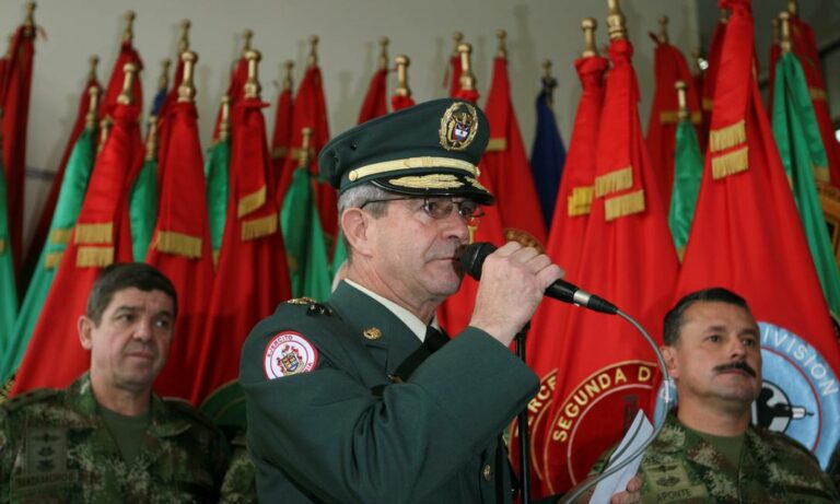 Ex-comandante do Exército da Colômbia será denunciado por execuções extrajudiciais