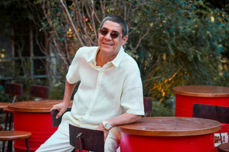 Com sintomas leves, Zeca Pagodinho é internado com Covid no Rio de Janeiro