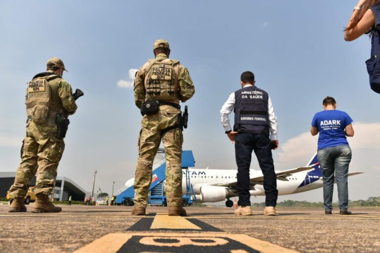 Acre recebe mais 33,2 mil doses de vacina contra a Covid-19