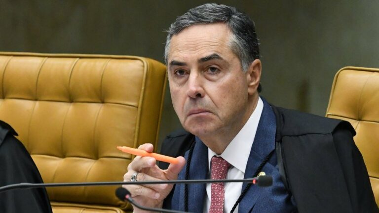 ‘Não se leva democracia com tropas, mísseis e tanques’, diz Barroso