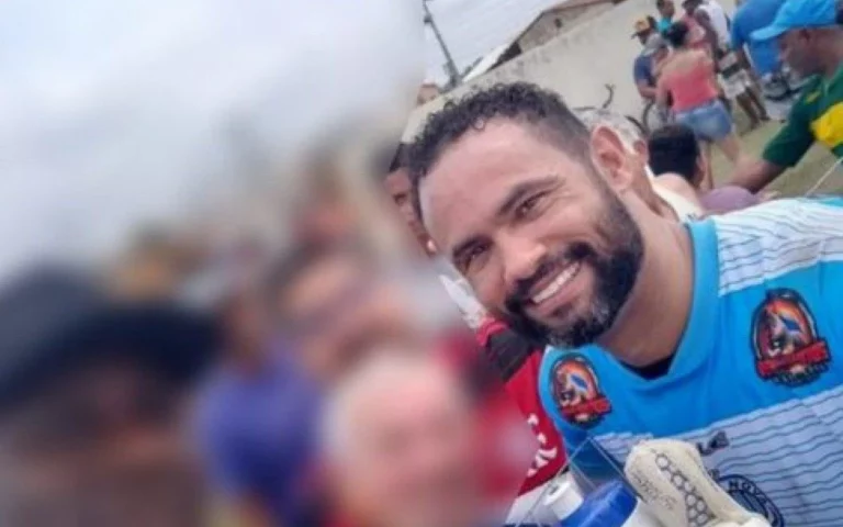 Condenado por homicídio de Eliza Samúdio, goleiro Bruno participa de campeonato e é tietado