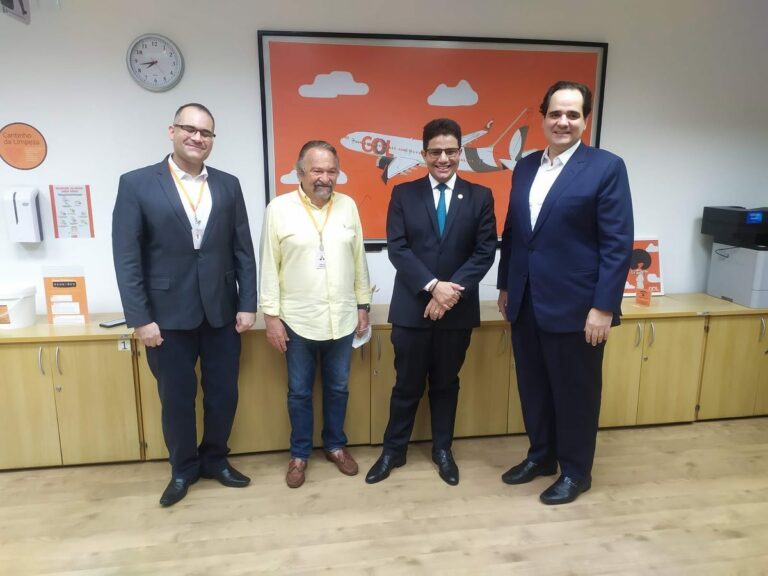 Gladson se reúne com executivos da Gol e acena para voo internacional saindo do AC