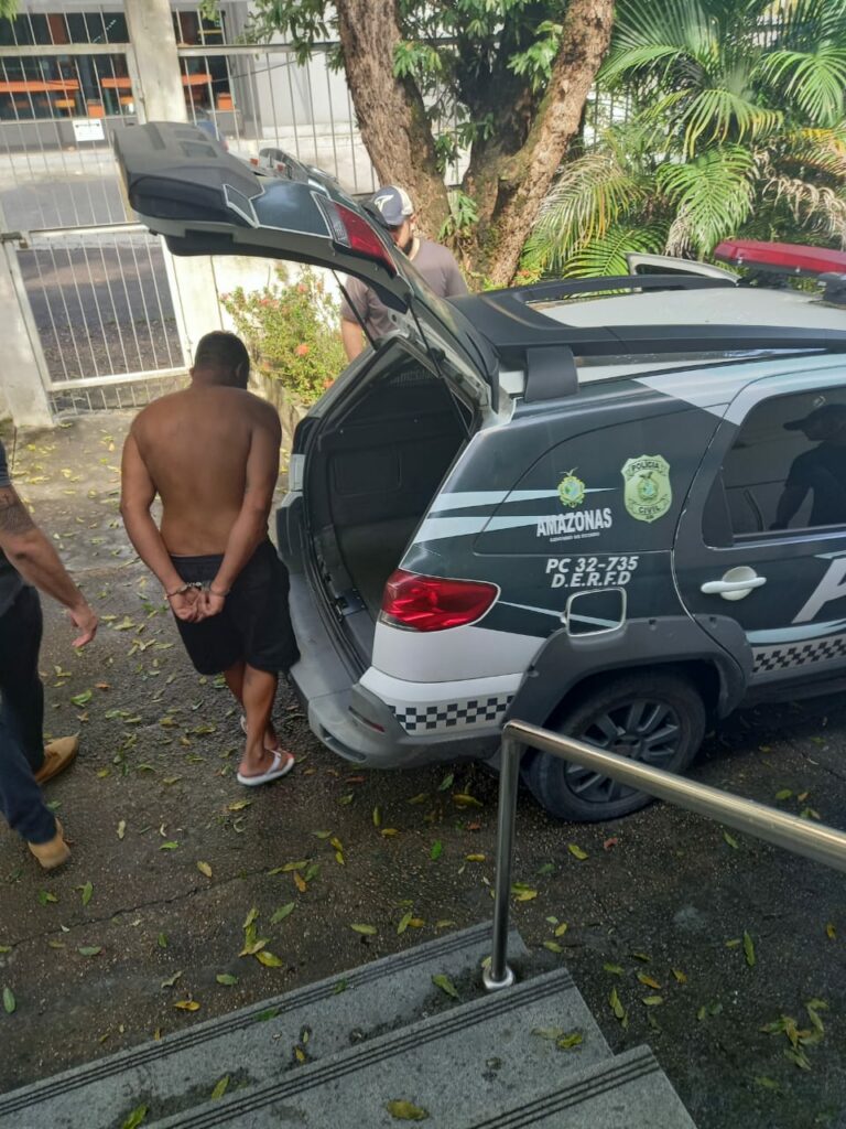Operação da Polícia Civil resulta em 4 prisões na Capital; confira fotos e vídeos