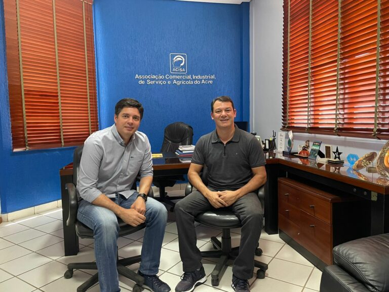 Duarte visita Acisa e discute alternativas para promover o empreendedorismo no Acre