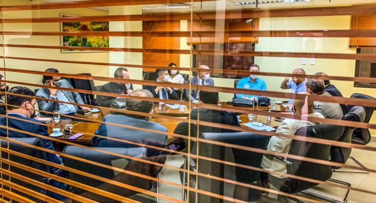 Deputados, Seplag e PGE se reúnem a portas fechadas para tratar de emendas parlamentares