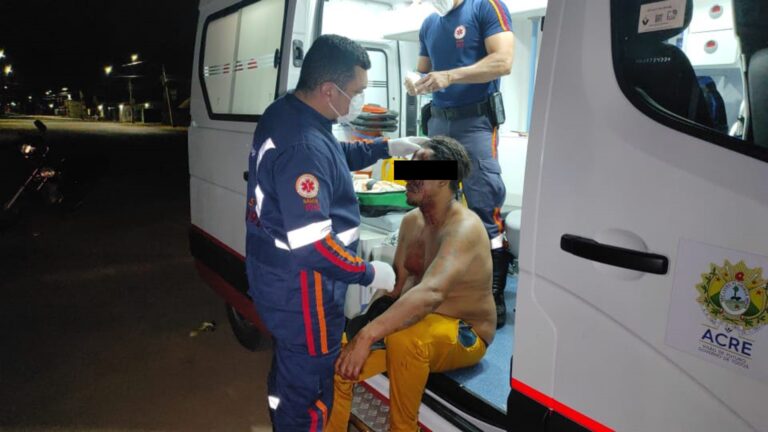 Em Rio Branco, homem visita ex-companheira e atual marido o recebe com facadas